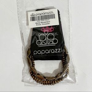 Paparazzi - Metal Movement Brass Bracelet